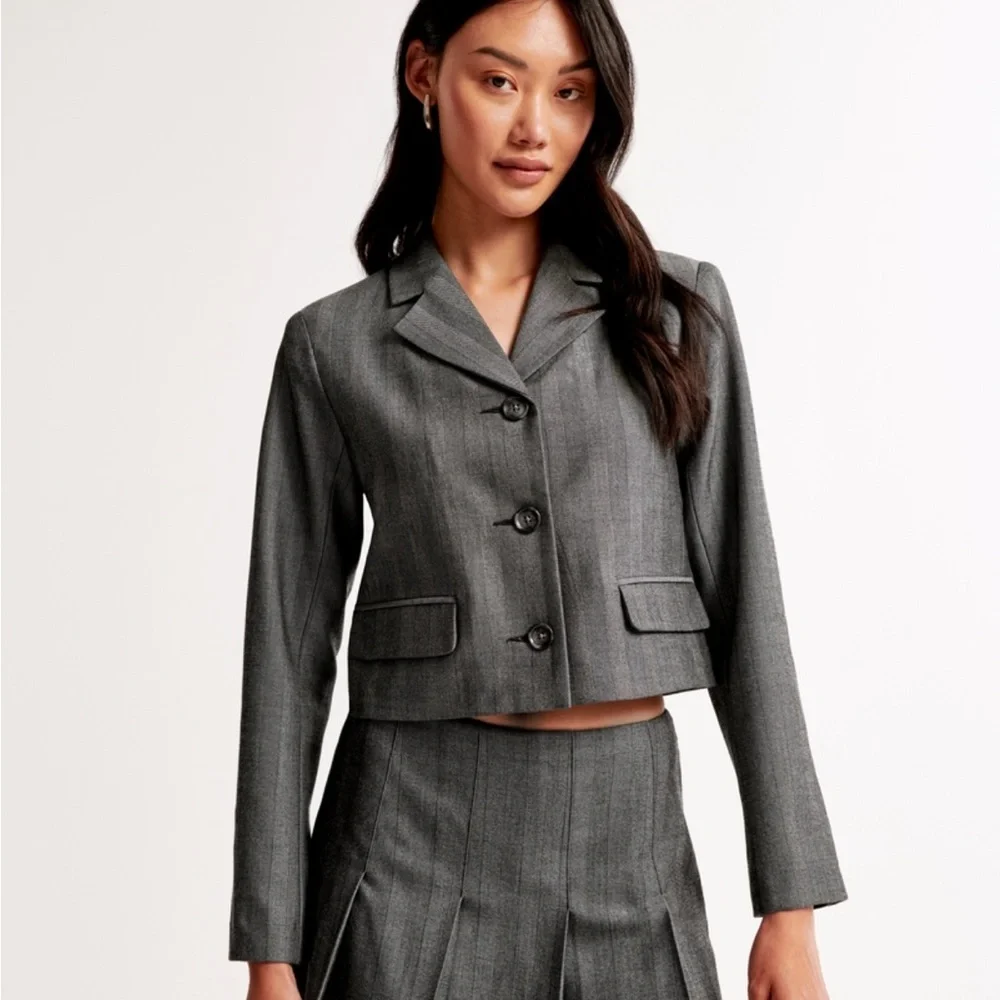 NWT Abercrombie Gray Cropped Blazer - Picture 1 of 6
